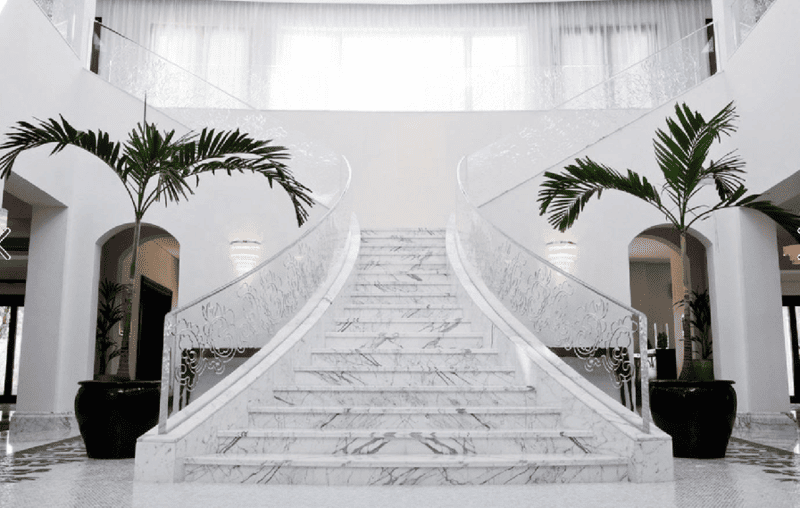 Ưu và nhược điểm vật liệu ốp cầu thang đá
