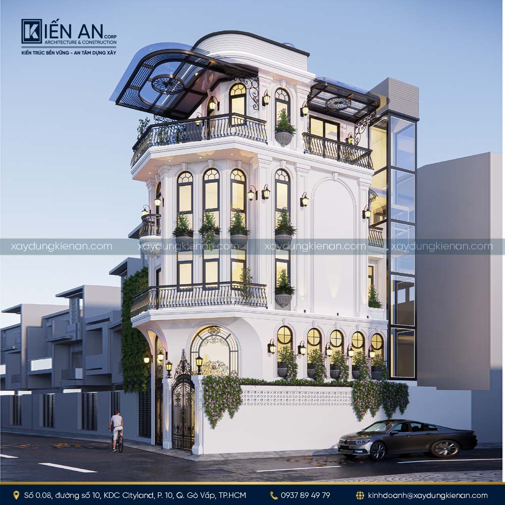 Mặt bên của ngôi nhà với kiến trúc Tân cổ điển.